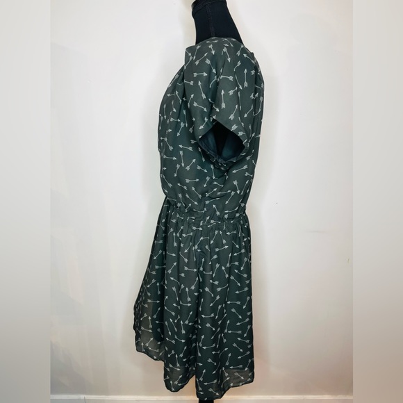 BCBG Generation Grey Arrow Dress Large - Picture 7 of 10